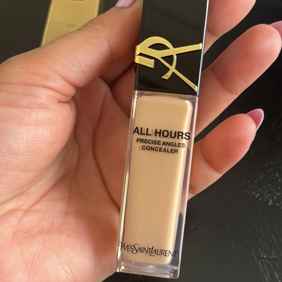 Yves Saint Laurent- All Hours Creaseless Precise Angles Concealer LC2 - Picture 4 of 5